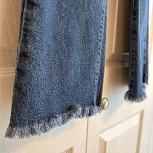 OLD NAVY Denim Ankle Jeans Distressed  Frayed Hem Women Size 4 Summer Fall